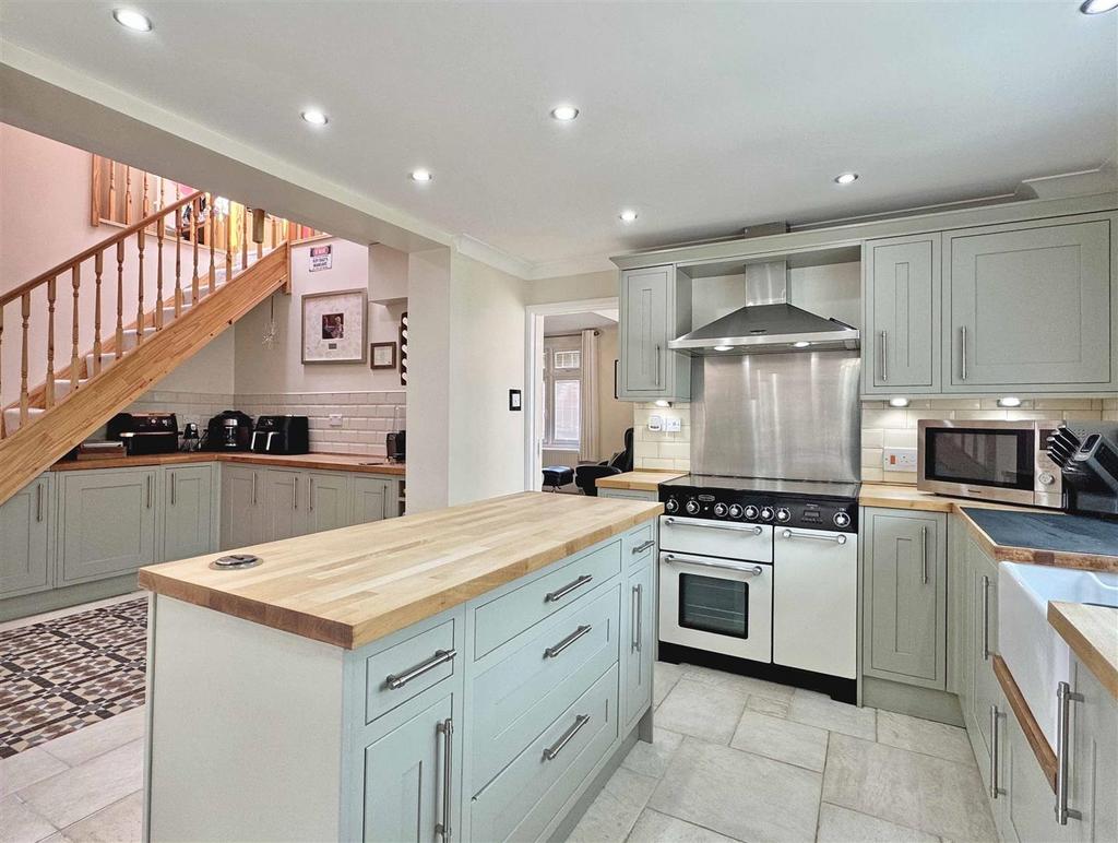 Kitchen c.jpg