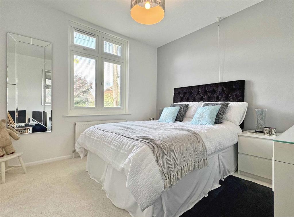 Bedroom 3b.jpg