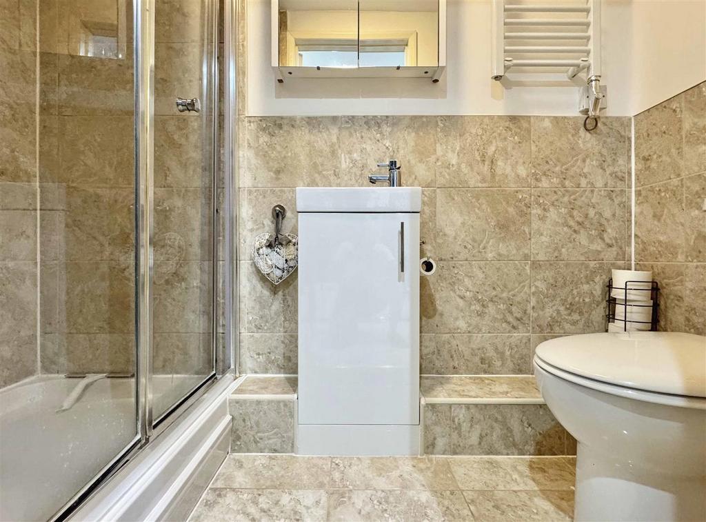 Shower Room.jpg