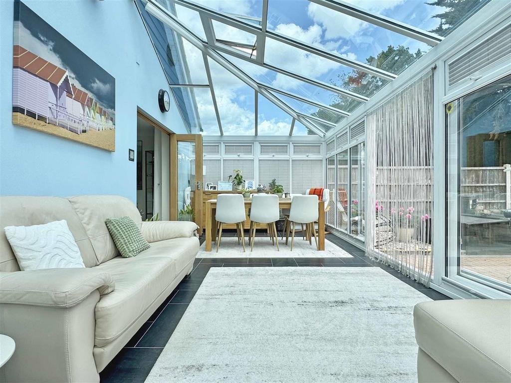 Conservatory b.jpg