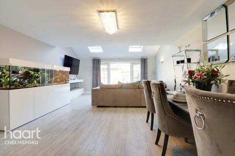 3 bedroom semi-detached house for sale, Wilfred Waterman Drive, Chelmsford