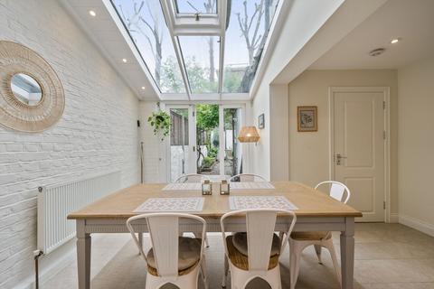 3 bedroom terraced house to rent, Billing Road, London, SW10