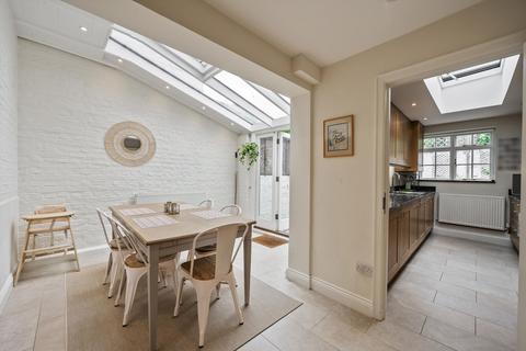 3 bedroom terraced house to rent, Billing Road, London, SW10