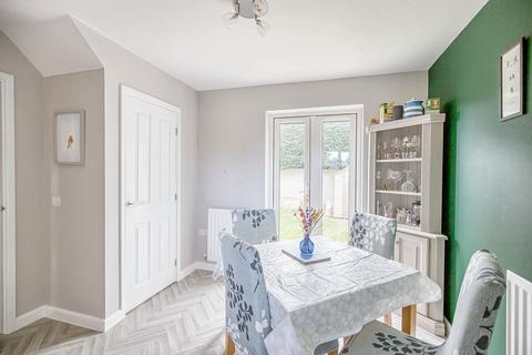 3 bedroom terraced house for sale, Minot Close, Malmesbury, SN16