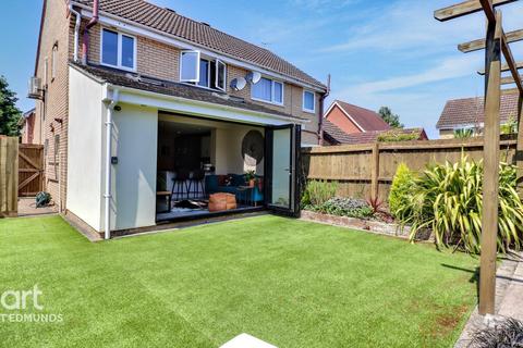 3 bedroom semi-detached house for sale, Borradale Road, Bury St Edmunds