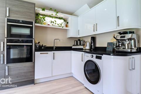 3 bedroom semi-detached house for sale, Borradale Road, Bury St Edmunds