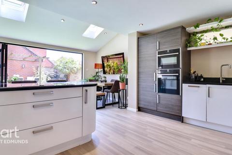 3 bedroom semi-detached house for sale, Borradale Road, Bury St Edmunds