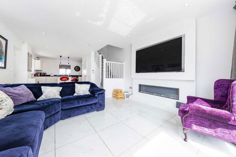 3 bedroom semi-detached house for sale, Daniel Place, Hendon NW4