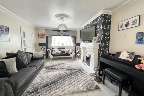 4 bedroom semi-detached house for sale, Weardale Avenue, Forest Hall, Newcastle upon Tyne, Tyne and Wear, NE12 7HX