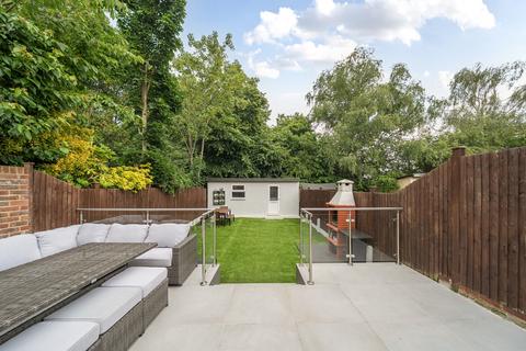 26 Maple Close, Mitcham, CR4 1AQ