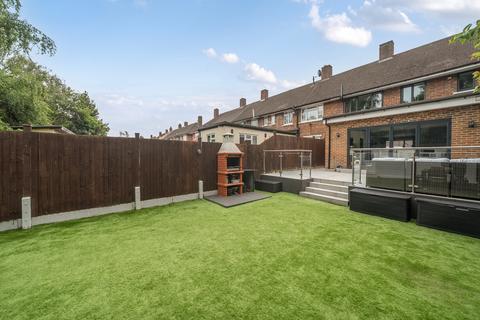26 Maple Close, Mitcham, CR4 1AQ