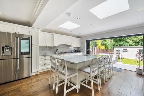 26 Maple Close, Mitcham, CR4 1AQ