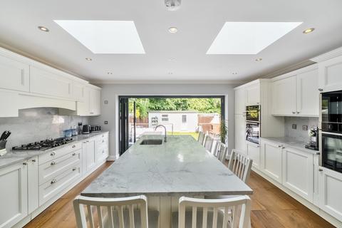 26 Maple Close, Mitcham, CR4 1AQ