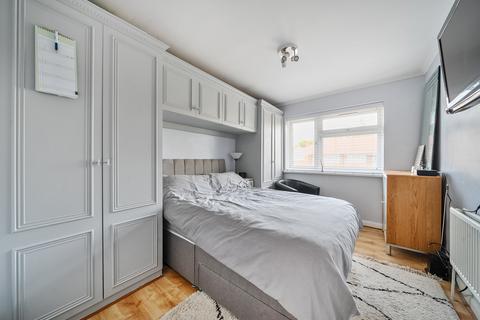 34 Wolverton Gardens, Horley, RH6 7LX