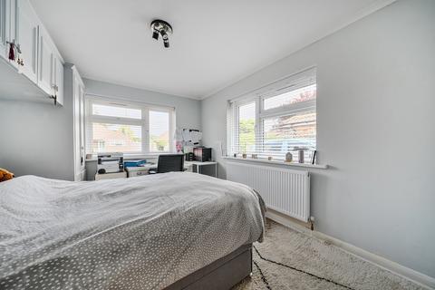 34 Wolverton Gardens, Horley, RH6 7LX