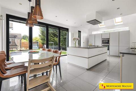 4 bedroom semi-detached house for sale, Hoodcote Gardens, London