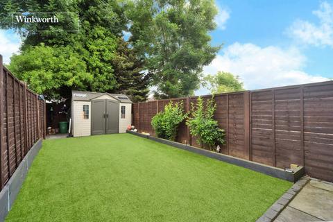 5 The Retreat, Worcester Park, KT4 8SU