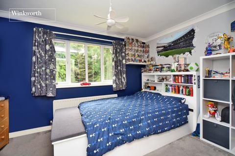 5 The Retreat, Worcester Park, KT4 8SU