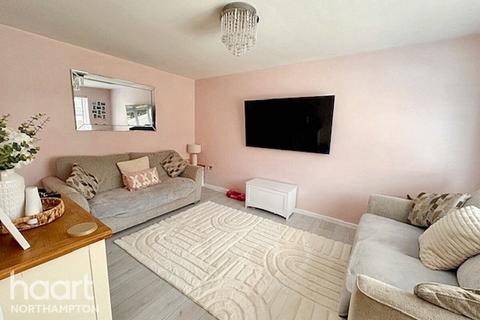 3 bedroom detached house for sale, Farmyard Close, NORTHAMPTON