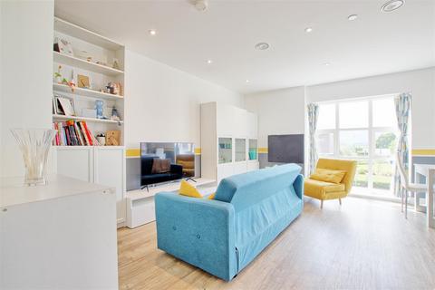 2 bedroom flat for sale, Marleigh Avenue, Cambridge