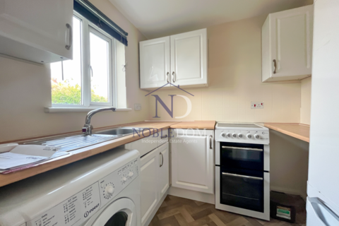 Studio for sale, Chessington, KT9