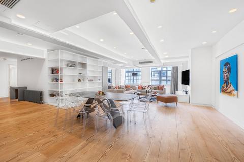 3 bedroom flat to rent, Marshall Street, London