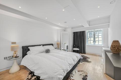 3 bedroom flat to rent, Marshall Street, London