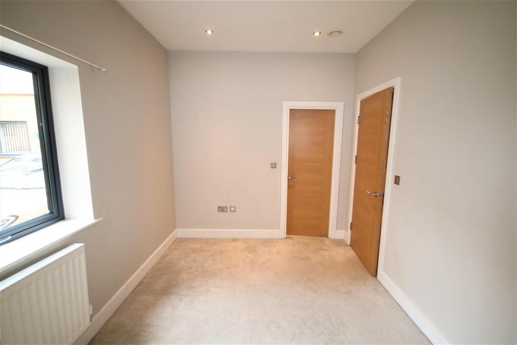 Bedroom 2b.JPG