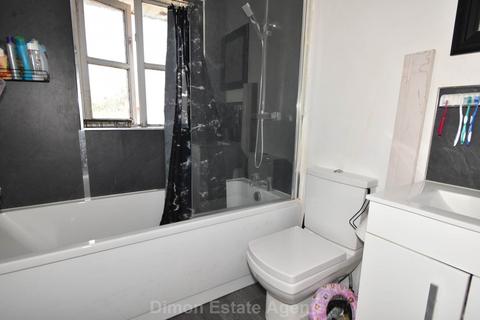 2 bedroom terraced house for sale, Bolton Drive, Priddys Hard, Gosport