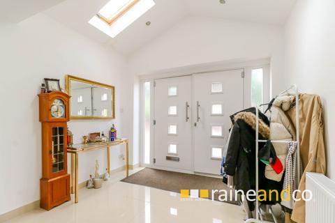 5 bedroom detached house for sale, St Albans Road West, Hatfield