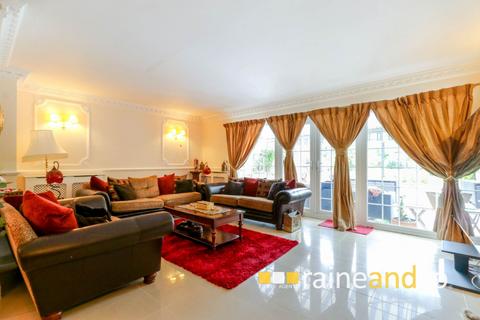 5 bedroom detached house for sale, St Albans Road West, Hatfield