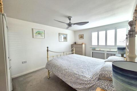 1 Tregunna Close, Porthleven, Helston, TR13 9LW