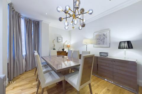 3 bedroom apartment to rent, London W1H