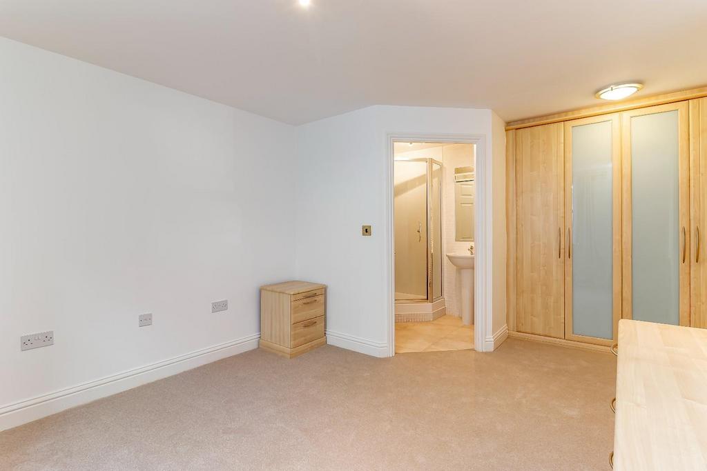 Master Bedroom - B.jpg