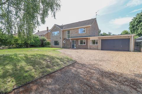 4 bedroom detached house to rent, Gayton Road, Kings Lynn