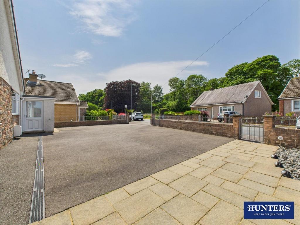 Driveway/Parking