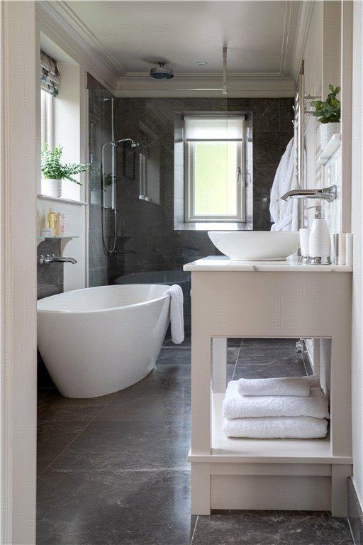Master Ensuite