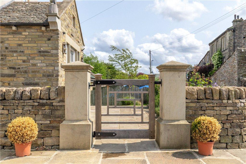 Gate