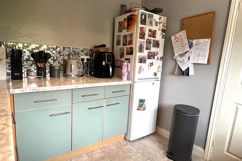 3 bedroom semi-detached house for sale, Oakham Close, Kettering NN14