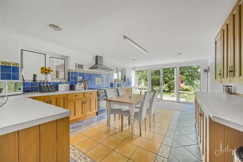 undefined, Llanmadoc, Swansea
