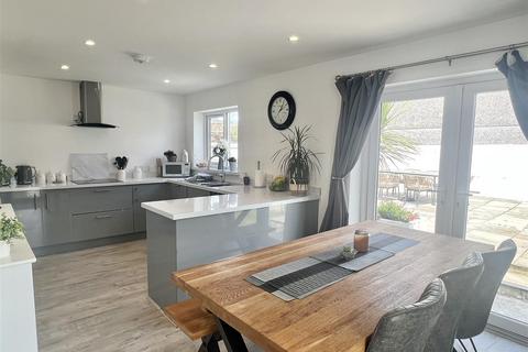 79 Killyvarder Way, St Austell, PL25 3DL