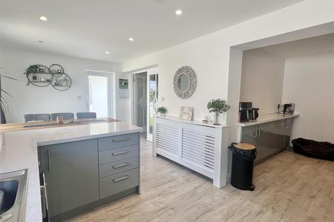 79 Killyvarder Way, St Austell, PL25 3DL