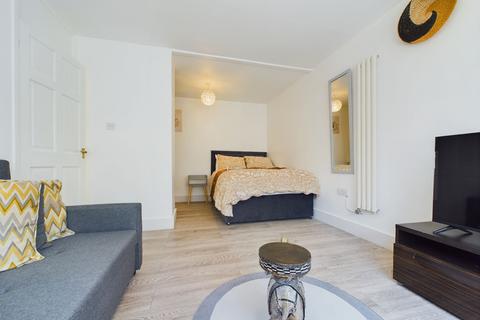 Studio to rent, Maltese Road, Chelmsford, CM1