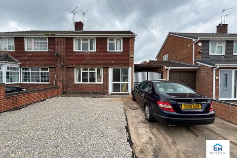 3 bedroom semi-detached house to rent, Shackerdale Road, Leicester LE2