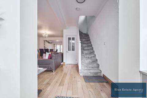 21 Berkeley Waye, Hounslow, TW5 9HJ