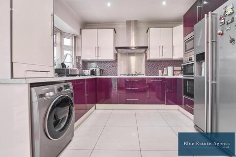 21 Berkeley Waye, Hounslow, TW5 9HJ