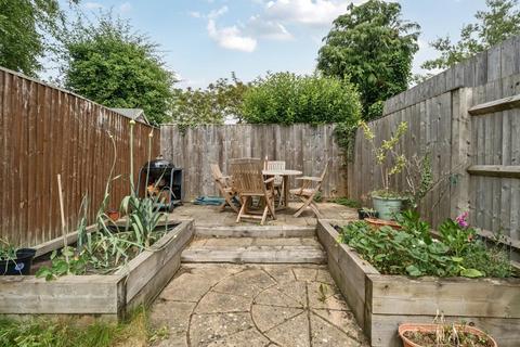 59 Chinnor Road, Thame, OX9 3LP