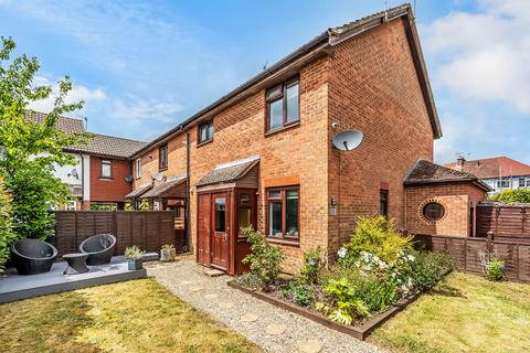 70 Barnfield Way, Oxted, RH8 9QG