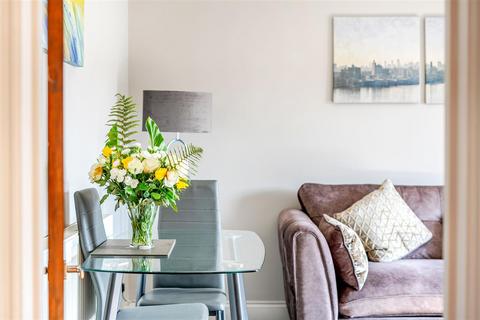 2 bedroom flat for sale, Minsmere Road, Keynsham, Bristol