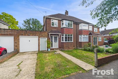 Harvest Road, Feltham, TW13